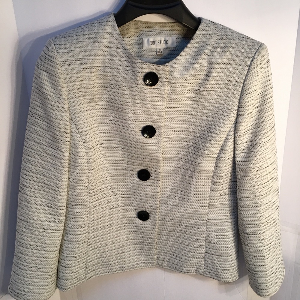 Suit Studio fully lined waist length suit jacket